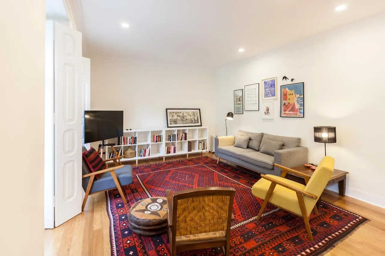 Flh Gulbenkian Fantastic Apartment With Balcony location